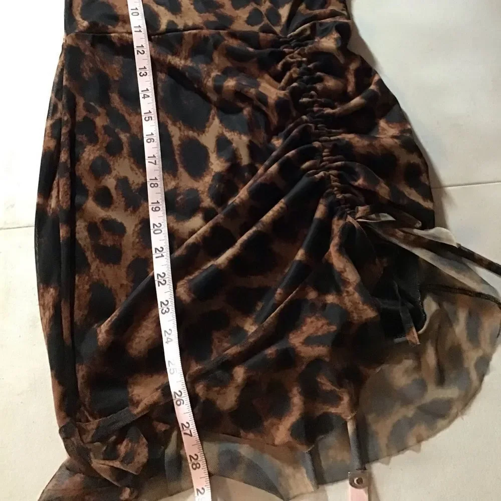 Pretty little thing cheetah print polyester size 8.